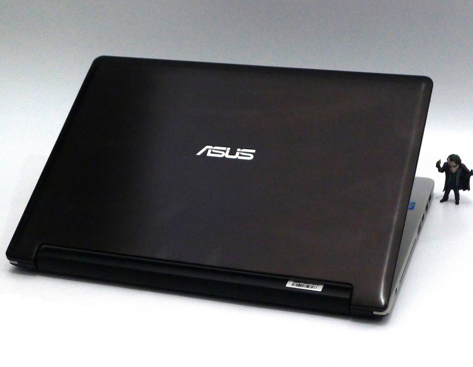 Laptop Gaming ASUS K46CB Core i3 Dual VGA Jual Beli Laptop Bekas