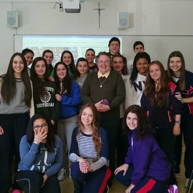 Somos la clase de 1º de bachillerato A del colegio Hijas de Jesus Pamplona
