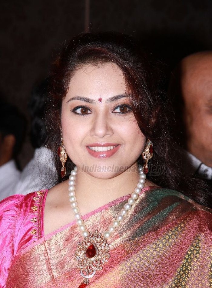 Actress meena with south sea pearl jewellery with diamond pendant at sneha-...
