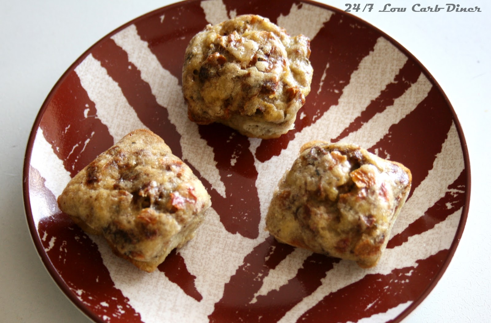 24/7 Low Carb Diner Pesto and SunDried Tomato Egg Bites