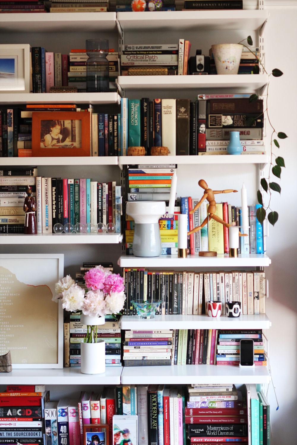 15 Styled Bookcases That Will Make You Want To Redecorate Postcards