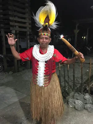 Gambar Pakaian Adat Papua Barat Pria