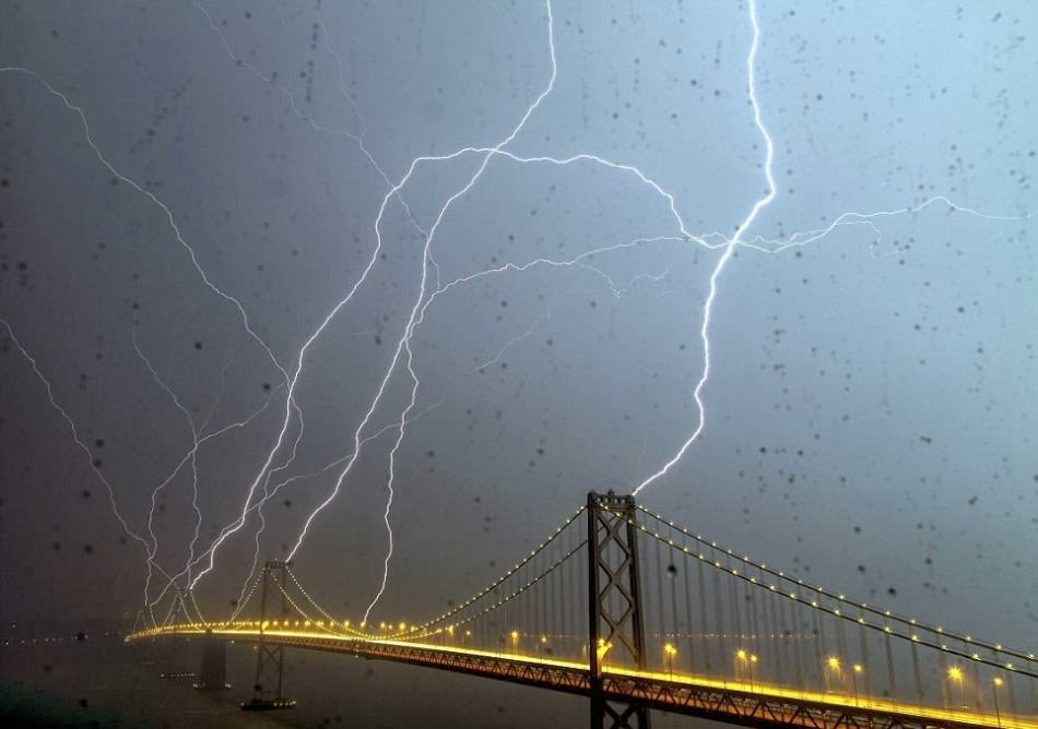 The Bay Bridge, San Francisco - 7 Epic Displays Of Lightning