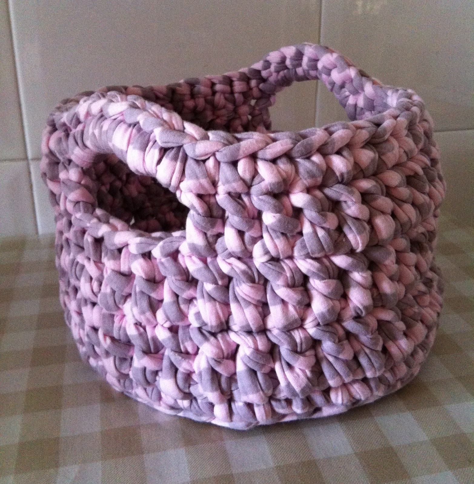 EL DESVÁN DE LOS AMIGURUMIS Patrón cesto de trapillo base redonda