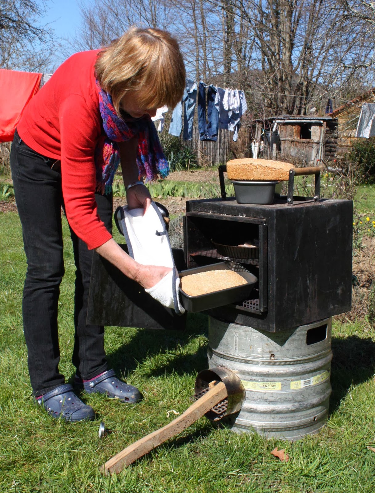 Living in the Lot Making a Rocket Stove from a Beer Keg