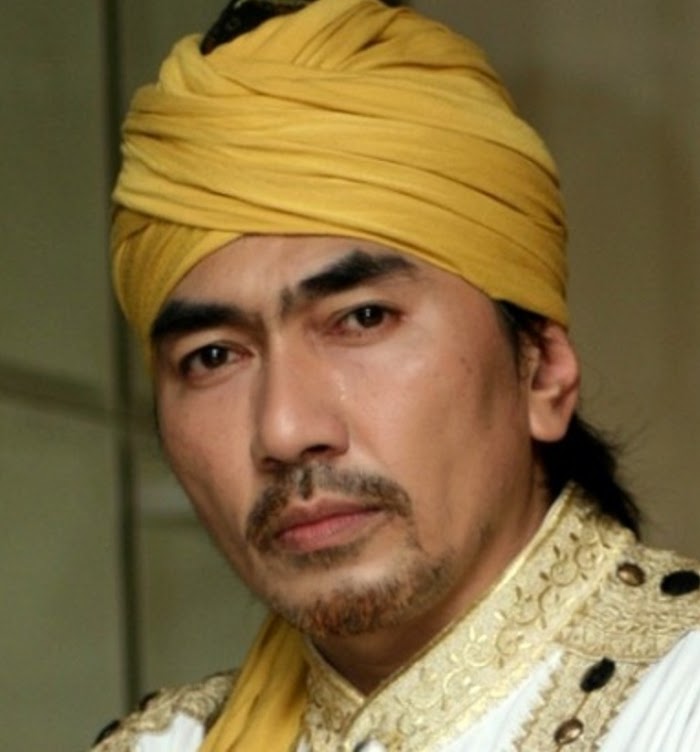 Guru Spiritual Artis dan Cara Instan Menjadi Religius