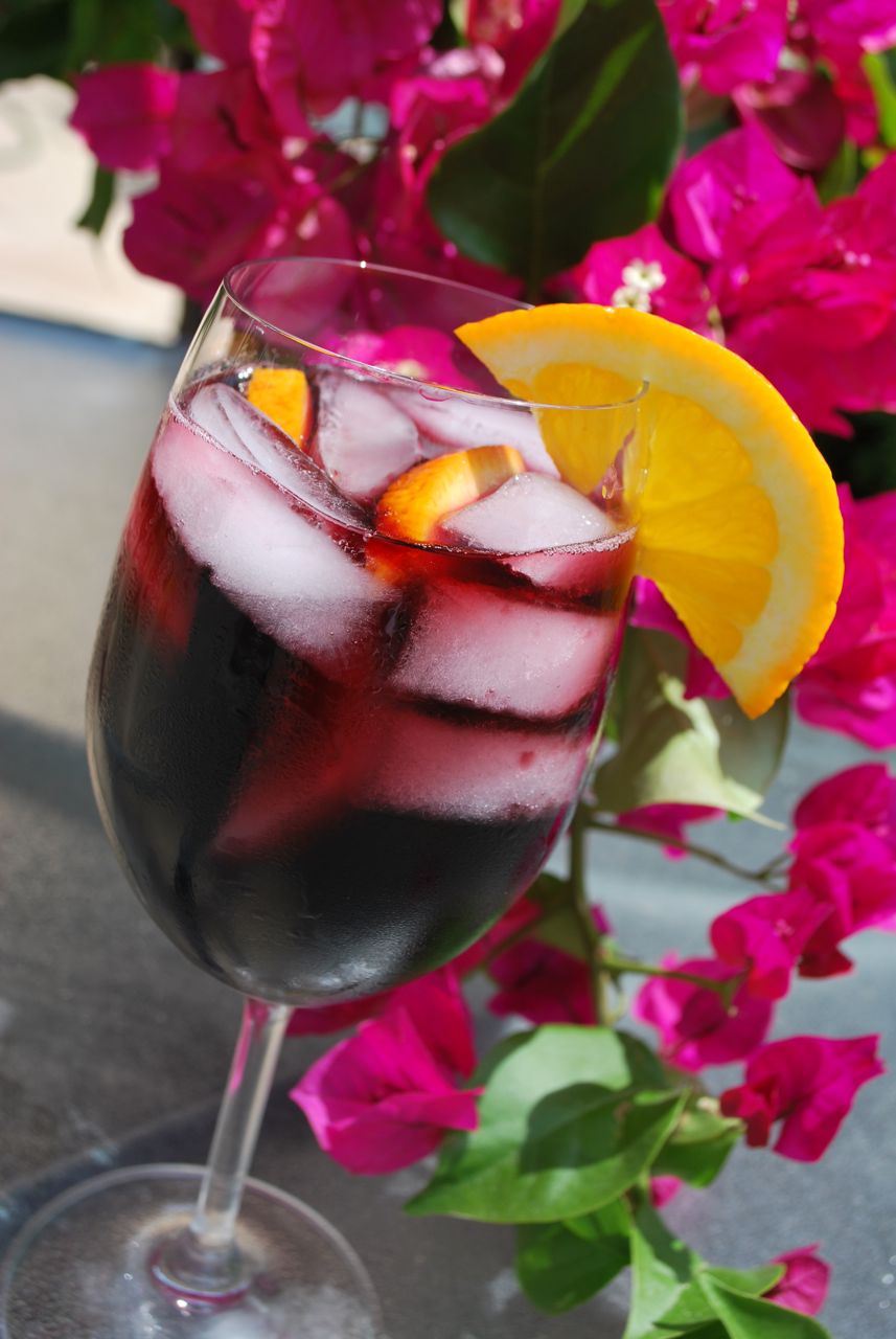 Scrumpdillyicious: Refreshing Red Sangria