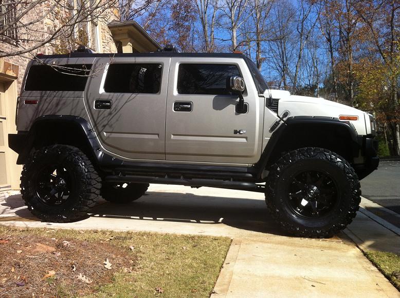 Hummers Online Sharp H2 with a 6" Fabtech lift