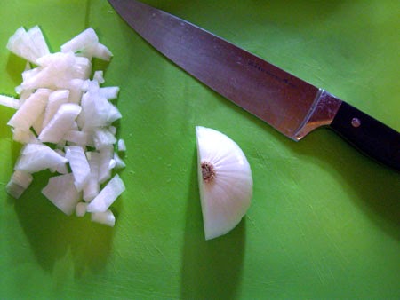 How To Quickly And Easily Dice An Onion
