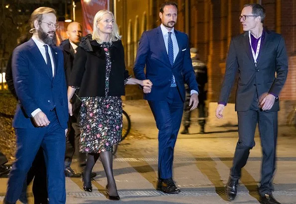 Crown Princess Mette Marit wore ERDEM Aleena floral print matelasse dress. Omr Deeb who came to Rjukan from Syria. Penelope Lea