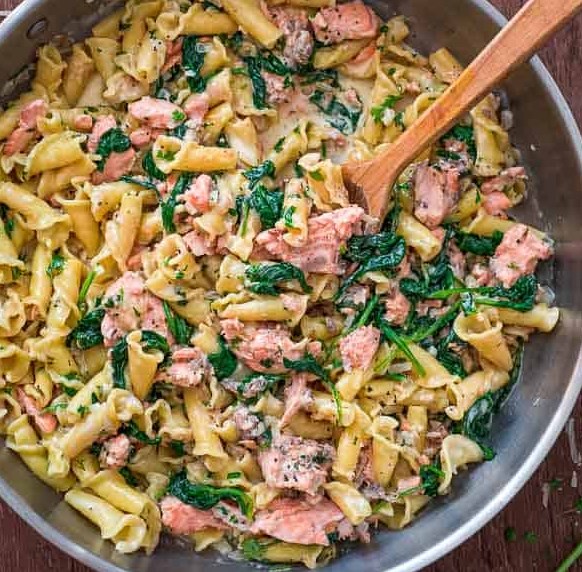 SALMON PASTA WITH SPINACH