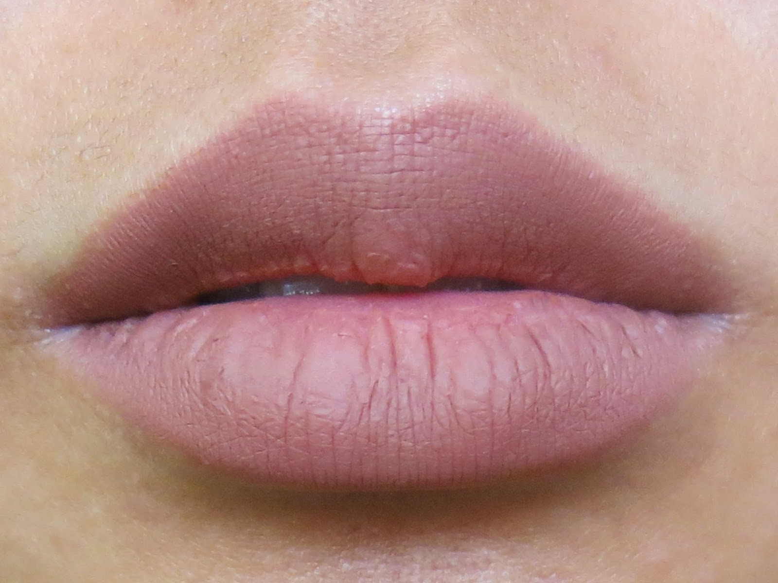 Vanity Obsessed VS Makeup Color Drama Lipstick in Sinful and Lip