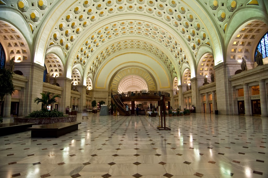San Luis Potosí EL GRANDIOSO HALL DE LA ESTACIÓN DE FERROCARRIL UNION