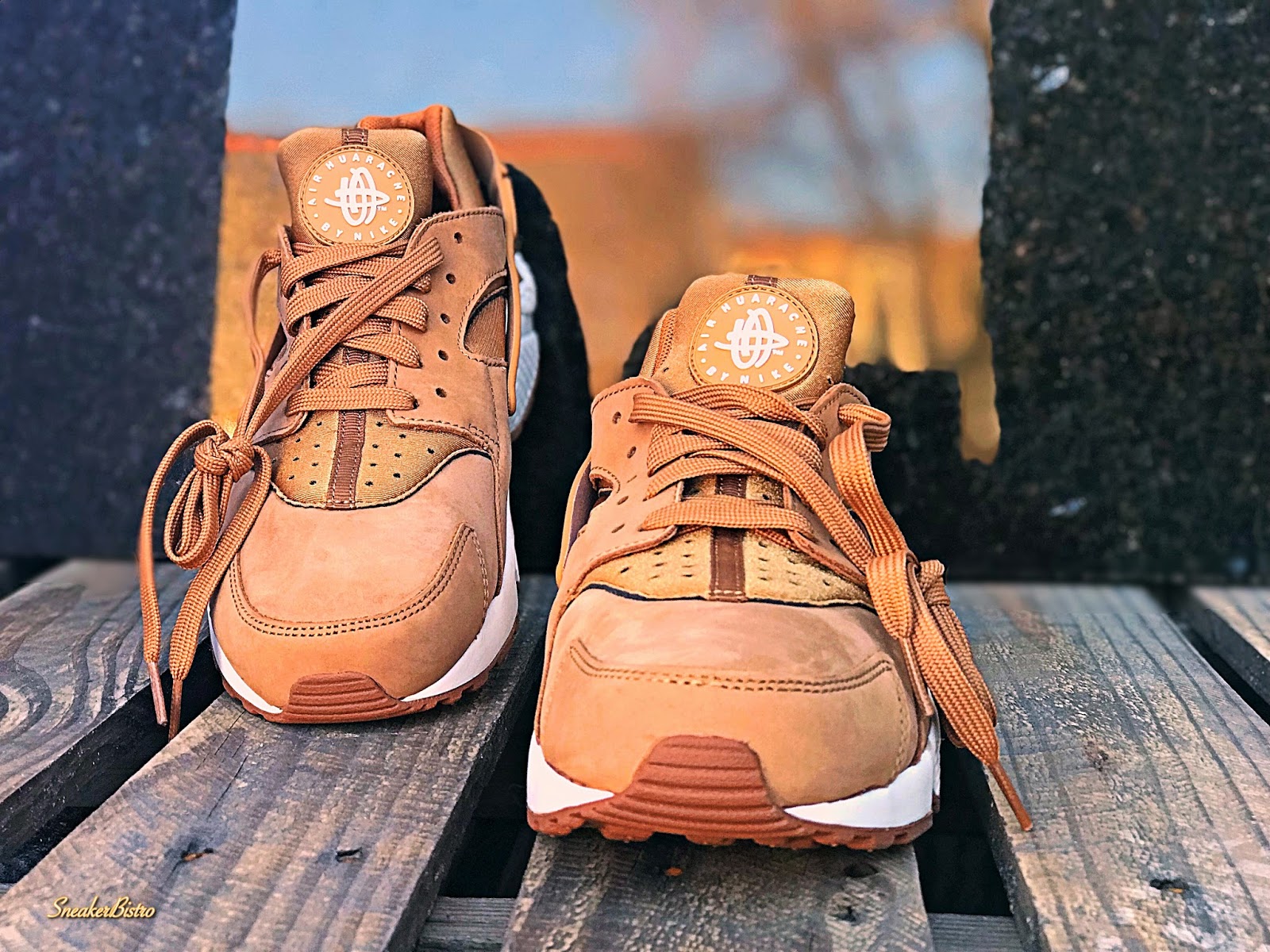 nike air huarache flax sail gum