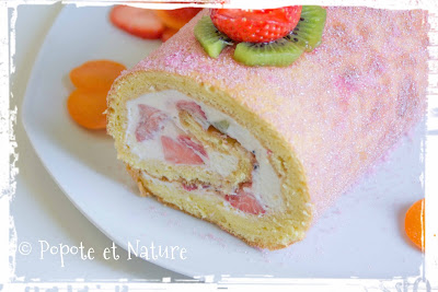 Gâteau roulé aux fraises et aux kiwis © Popote et Nature