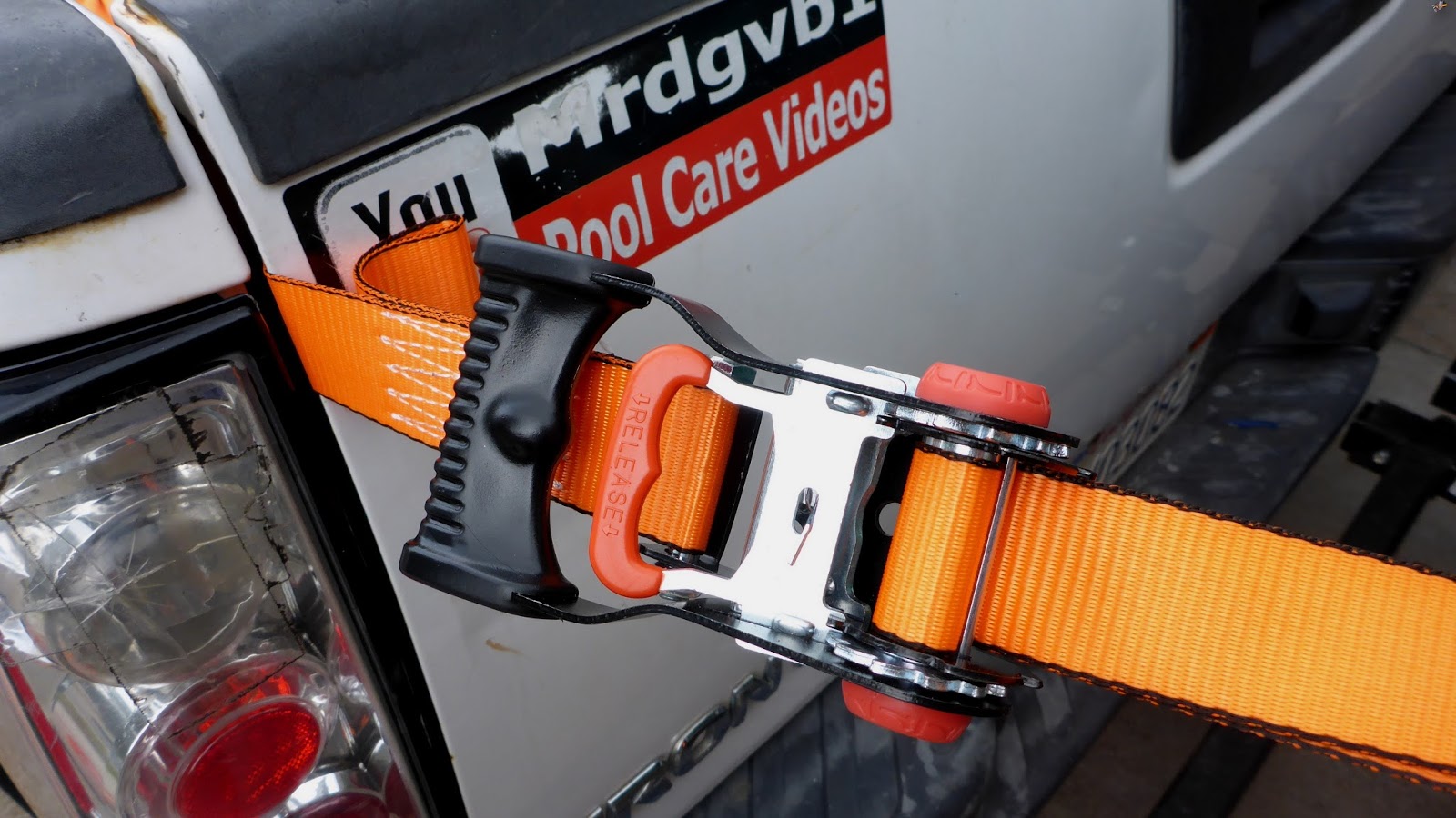 Swimming Pool Tips and Reviews How to Use a Ratchet TieDown Strap