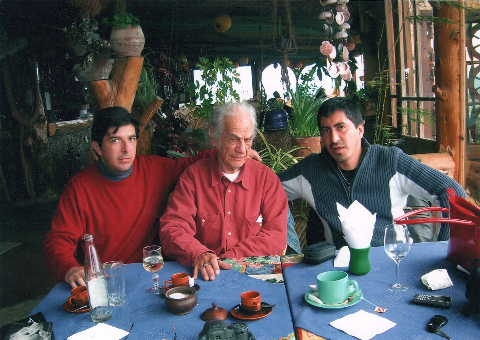 Con Nicanor Parra y Francisco Véjar