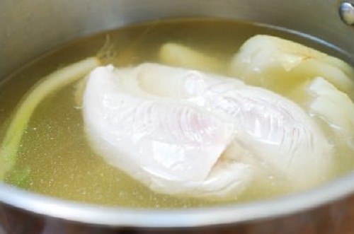 Bắt tay làm súp gà lạnh Hàn Quốc Luoc-thit-ga