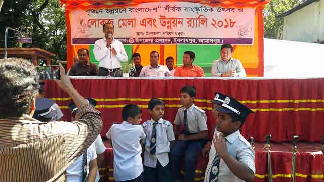 Folk fairs held at Islampur ইসলামপুরে লোকজ মেলা অনুষ্ঠিত