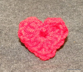 Swirls and Sprinkles: Free crochet heart pattern