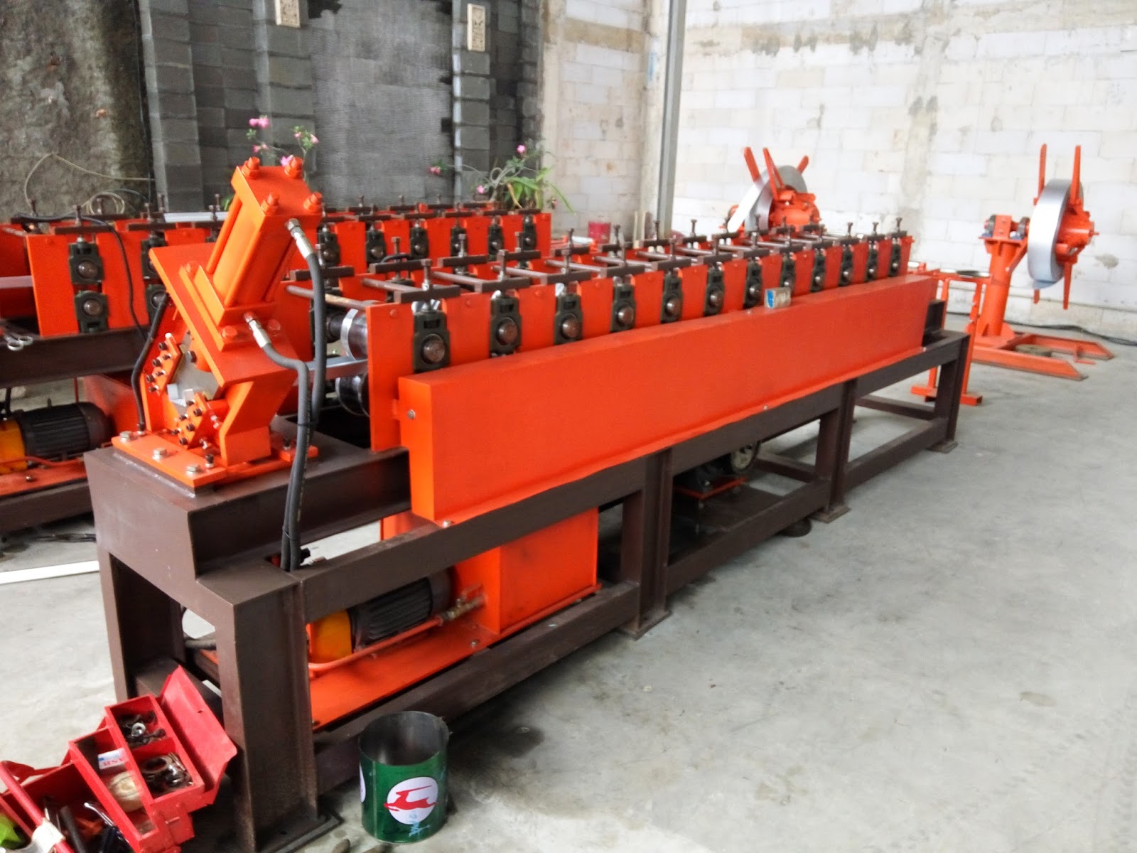 ROLL FORMING MACHINE - MESIN PENCETAK BAJA RINGAN: MESIN ROLL FORMING