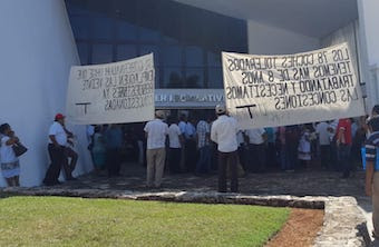 Manifestación de transportistas de UNTRAC-FCP en el Congreso, exigen regularización