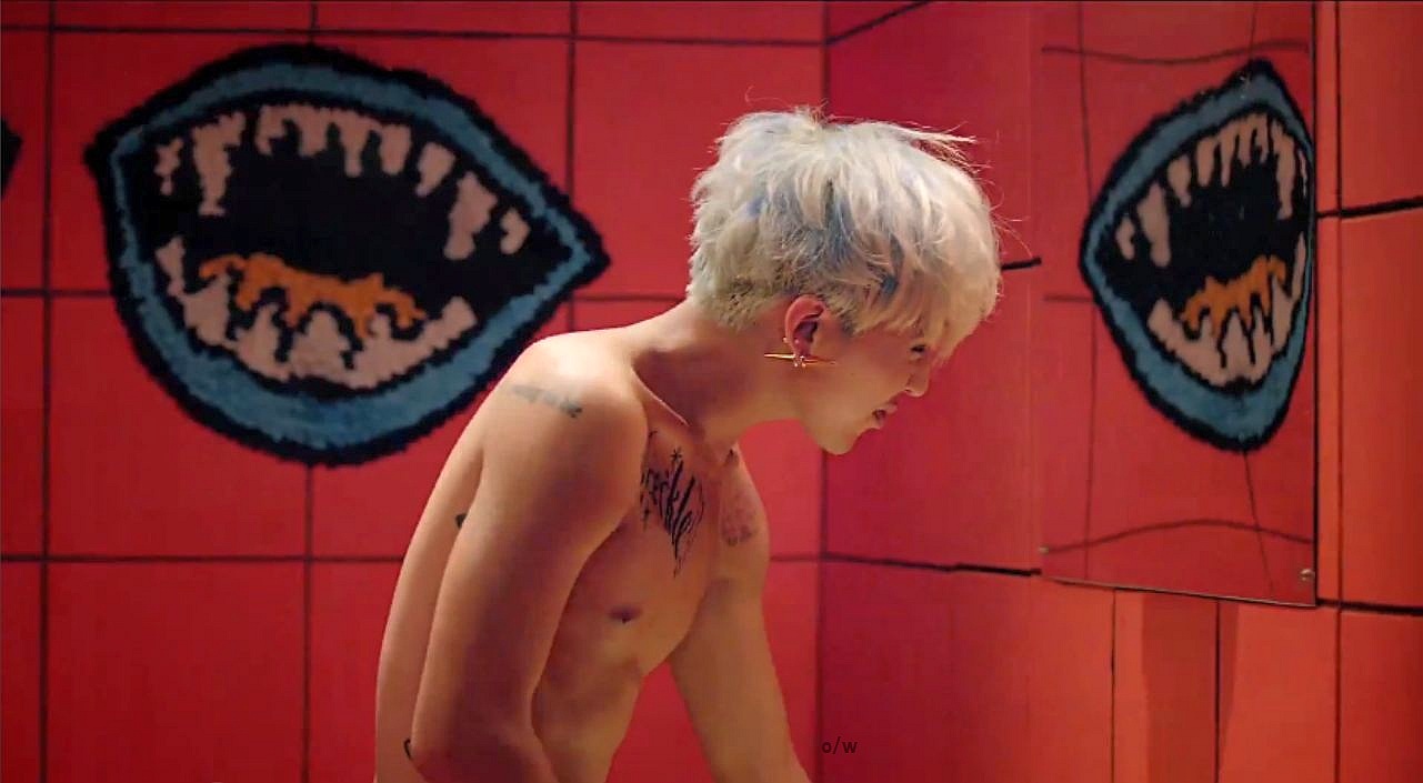 Video of the Day: G-Dragon Releases "CRAYON" MV.