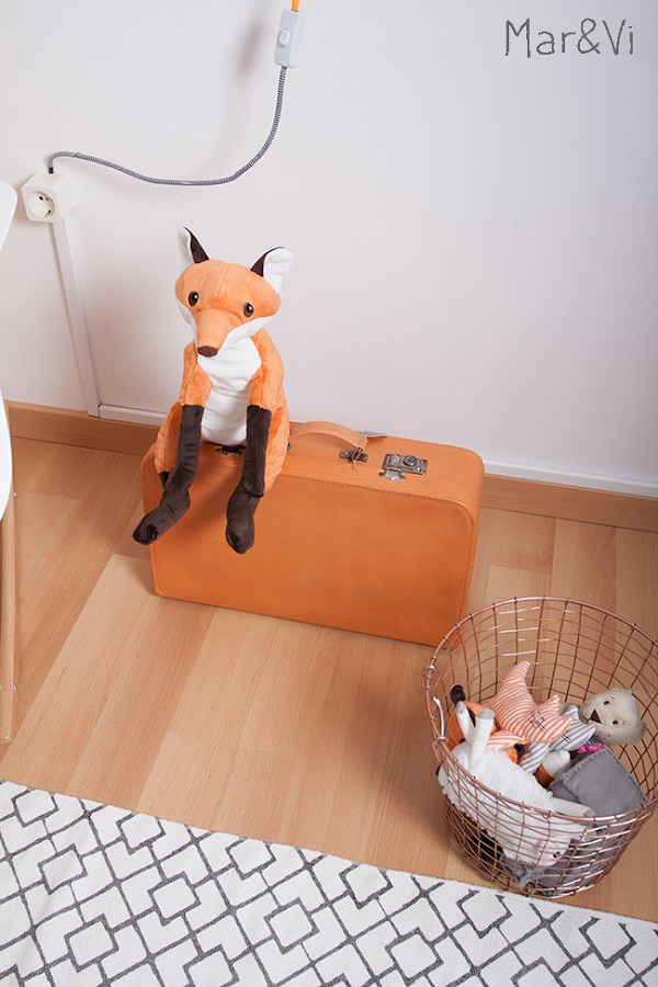 Maleta pintada con chalk paint