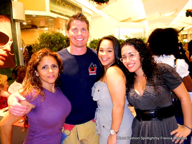 Hot girls at mall Dadeland Mall Celebrated Men Of Dadeland A Girl S Night Out Miami Fashion Spotlight