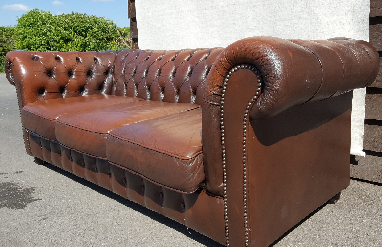 PUGHS ANTIQUES AND INTERIORS Chesterfield Sofas