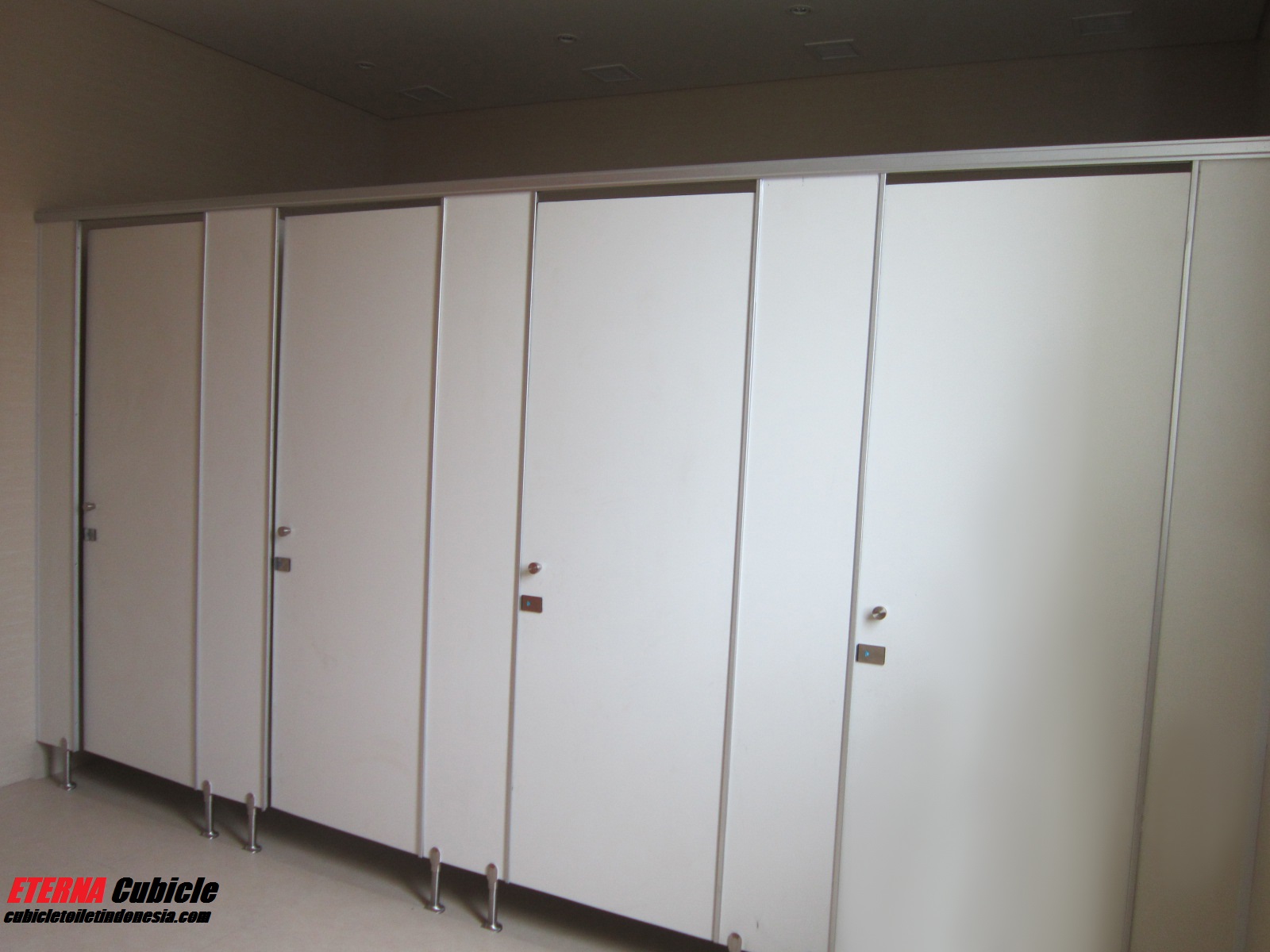 Harga Pemasangan Partisi Phenolic, Cubical Toilet Phenolic