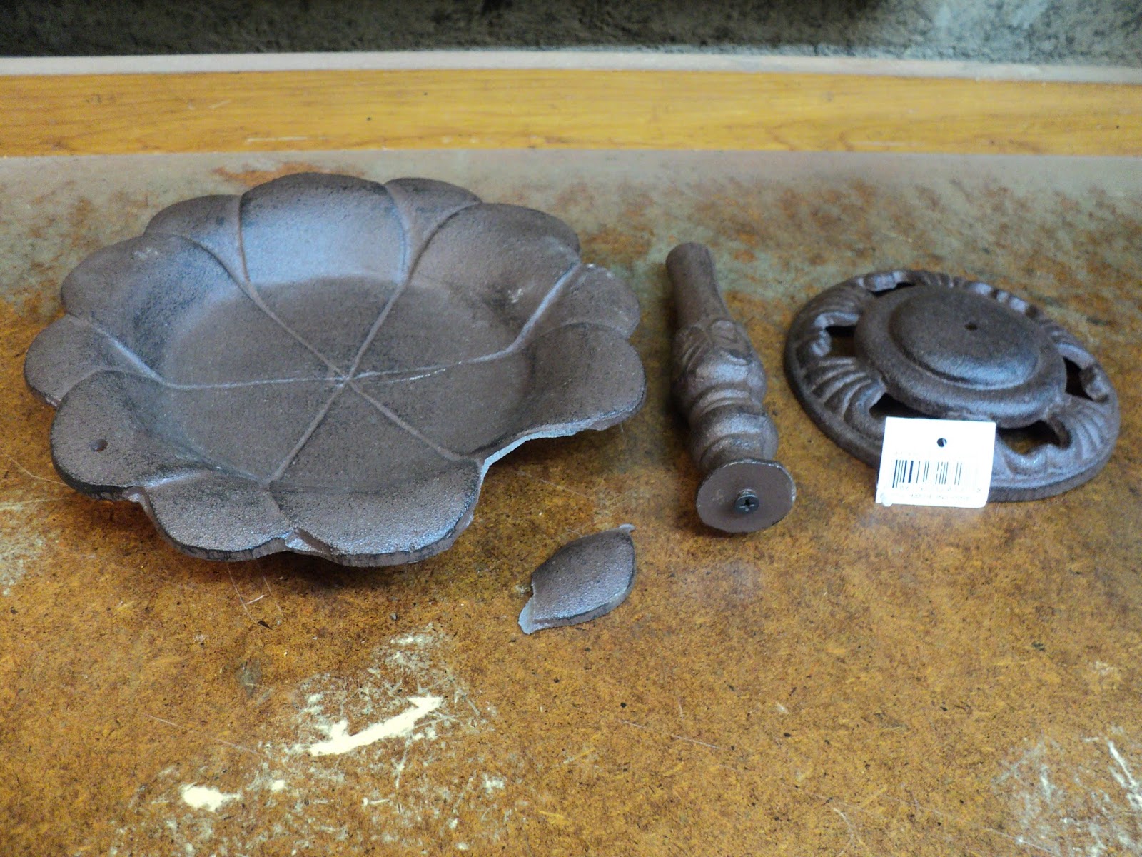 Rouge River Workshop A Cast Iron Ornamental Bird Feeder