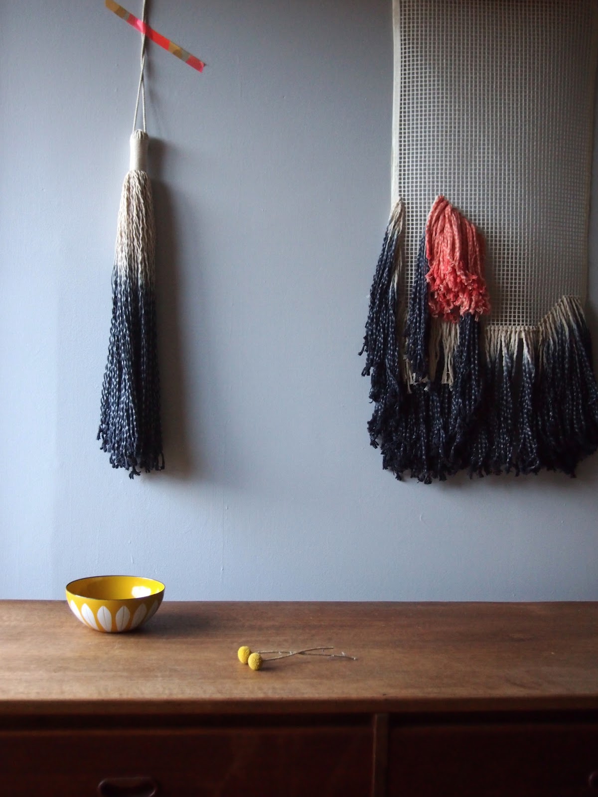 ouch flower: Cathrine Holm, tassels, latch hook, blog friends and knot ...