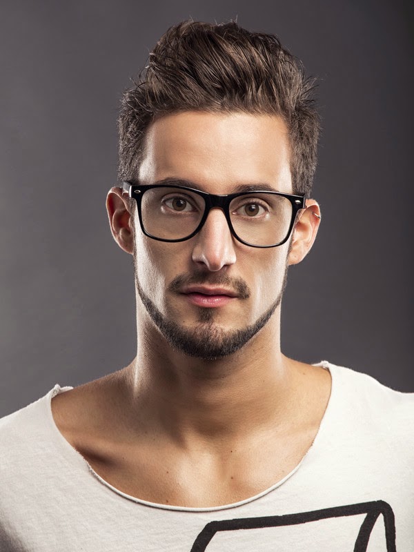 5 Gaya Rambut Pendek Dengan Kacamata Untuk Pria Model 
