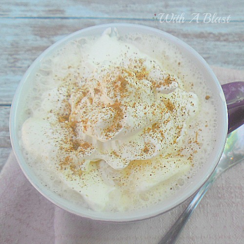 Pumpkin Pie Spiced Latte ~ Warm, frothy Latte spiked with Pumpkin Pie Spice ~ perfect cold weather drink #HotDrinks #HotBeverage #Latte #Coffee