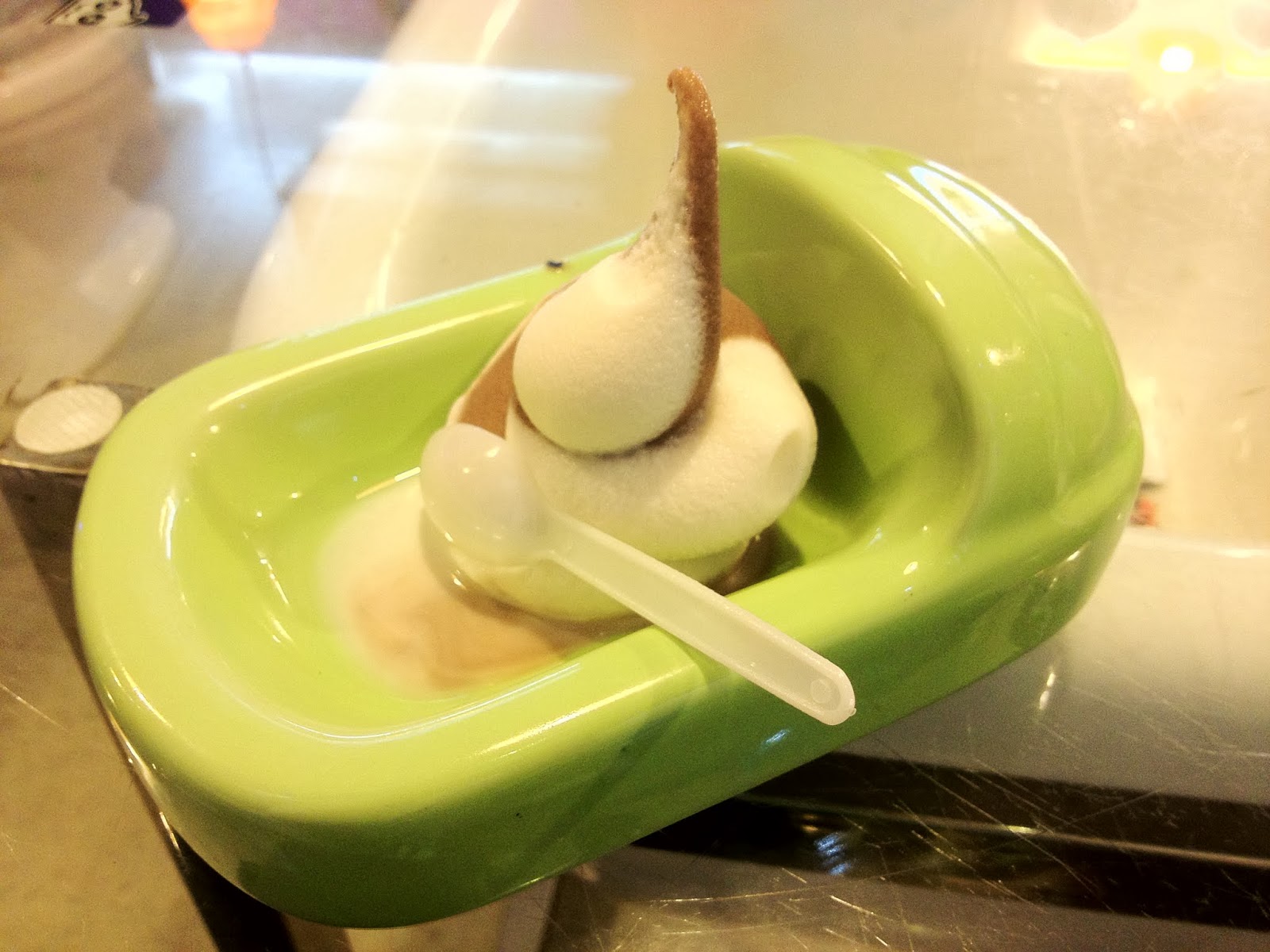 Chaos and Kanji Modern Toilet Restaurant in Taipei Eating from a