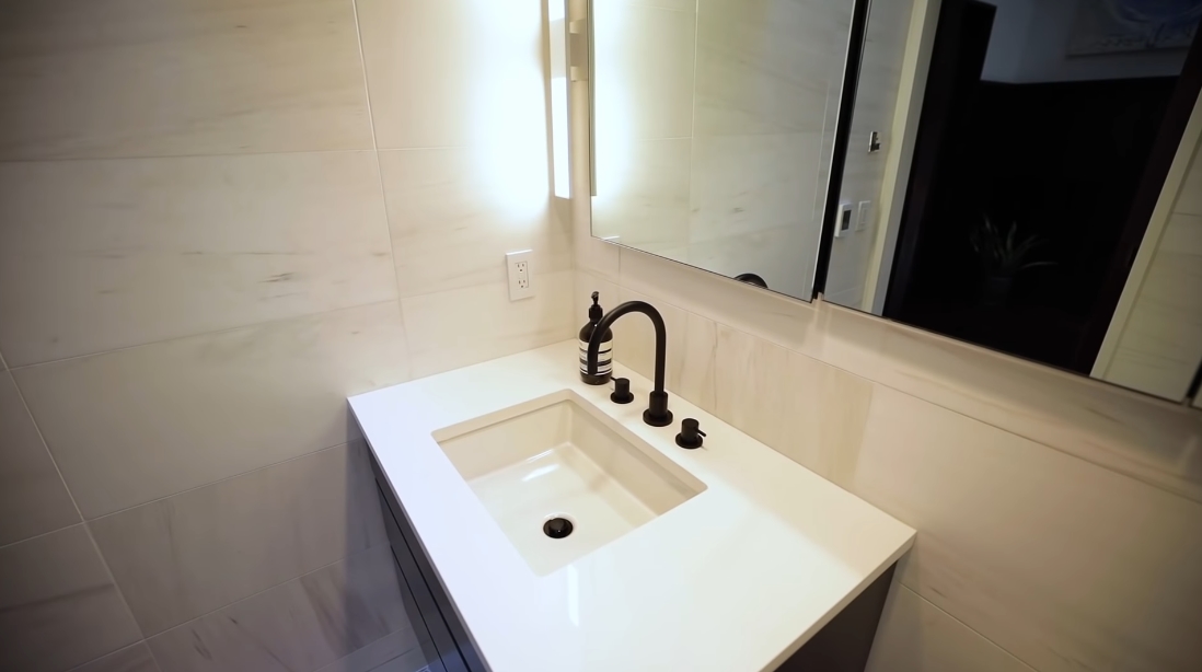 22 Interior Design Photos vs 215 E 22nd St #N, New York Luxury Penthouse Tour
