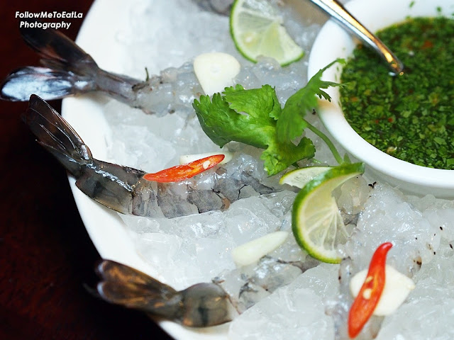 Gung Che Num Pa ~ Raw tiger prawn with premium Thai dip
