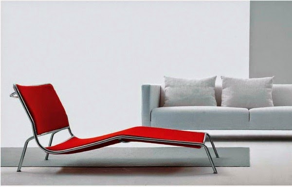 The chair in your own way: relaxing on chaise longue