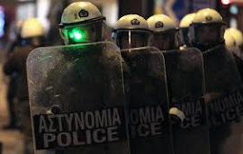 Grécia: policiais ameaçam não reprimir o povo