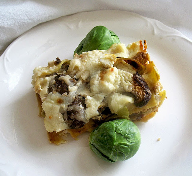 brussels sprouts lasagna with mushrooms