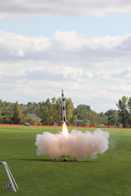 Sirius Rocketry Saturn V on an AeroTech I284W