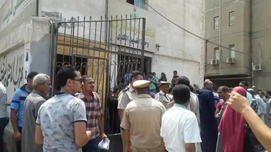 تجمع الاهالي امام  مستشفى قويسنا المركزي الان  لاستلام جثامين الشهداء 