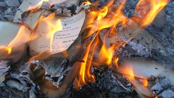Presentacion de Jhon Miller Mosul-quema-de-libros-ISIS