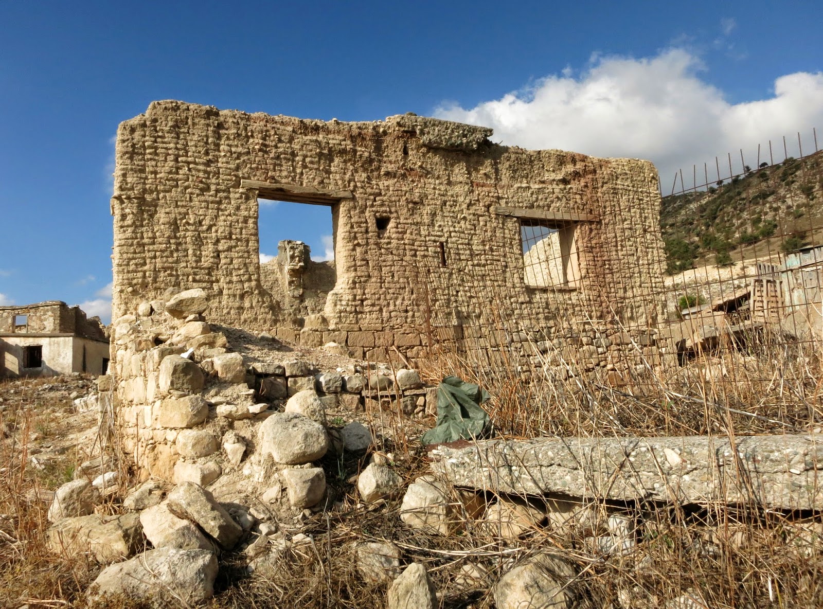 Заброшенная турецкая деревня Сускиу на Кипре