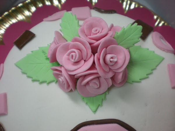 Cómo hacer flores con fondant (paso a paso)