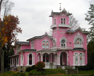 บ้านสีชมพู