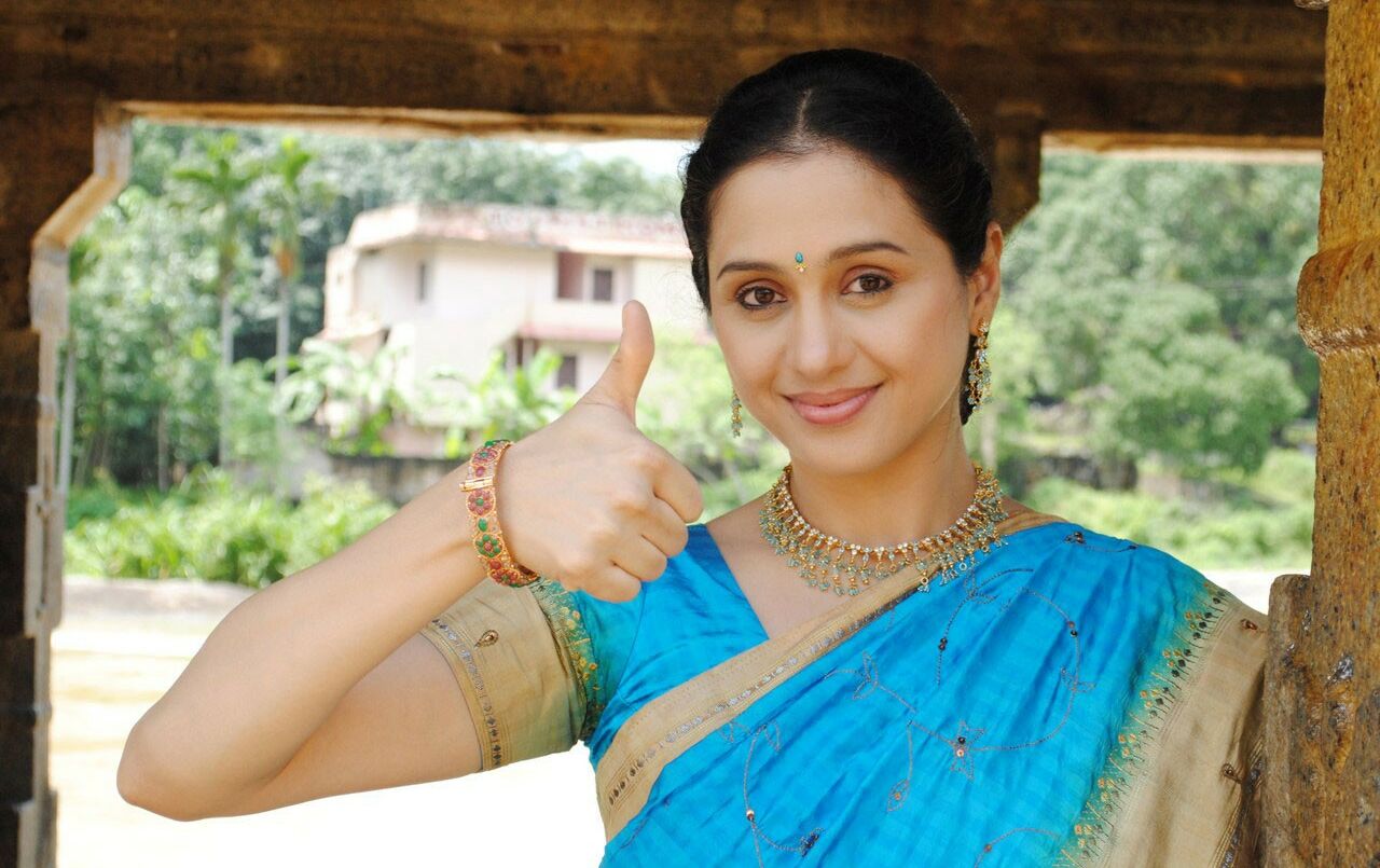 Deyayani saree - Deyayani Saree Pics