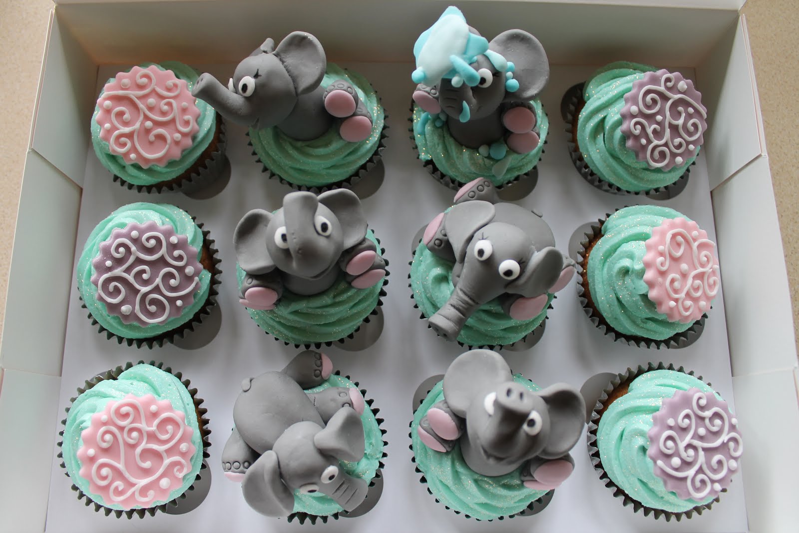 cupcake-carousels-baby-elephant-cupcakes