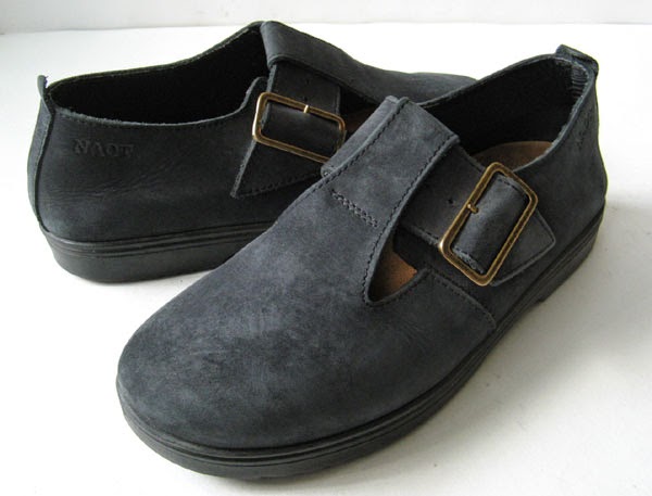 NAOT BLACK LEATHER SHOES NAOT 40 MARYJANE WORK SHOES WOMENS SIZE 40
